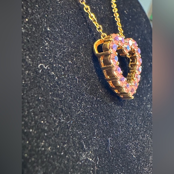 Joan Rivers pink rhinestone heart pendant with gold-tone 18” chain - Picture 4 of 6
